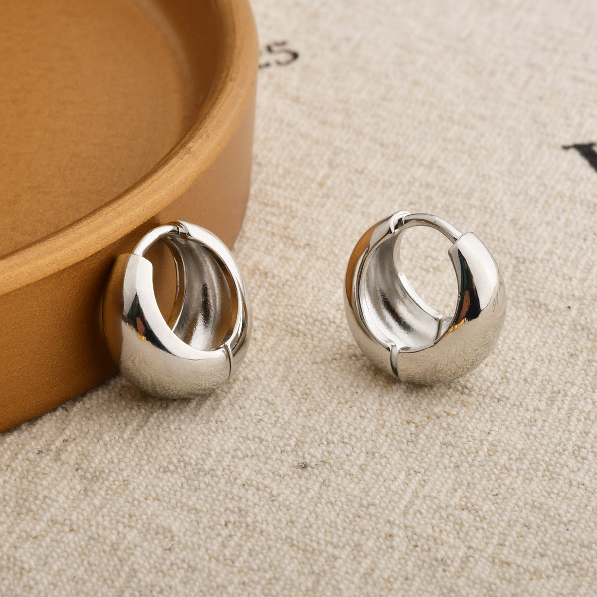 Wholesale  Round Gap Ear Buckle Brass Gold Plated Simple Earrings