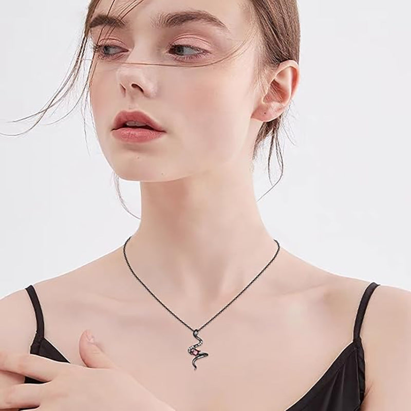 Wholesale Fashionable diamond snake necklace