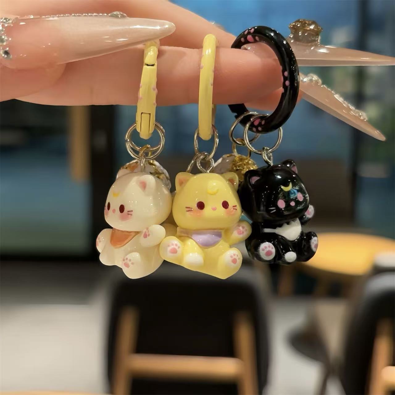 Wholesale Plastic Resin Lucky Cat Bell Keychain Cartoon Bag Charm Trendy Gift for Girls