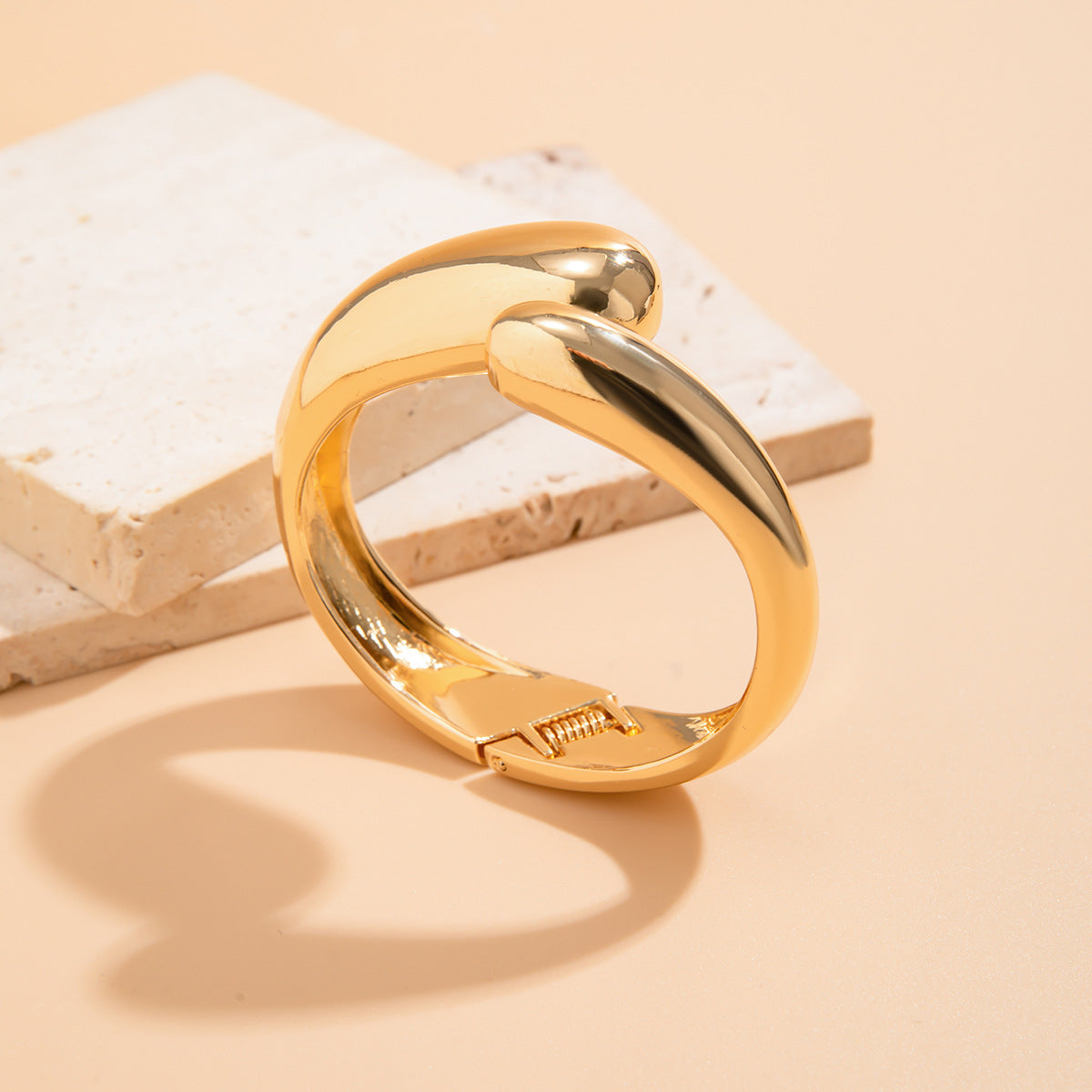 Wholesale Elliptical arc smooth wave alloy bracelet