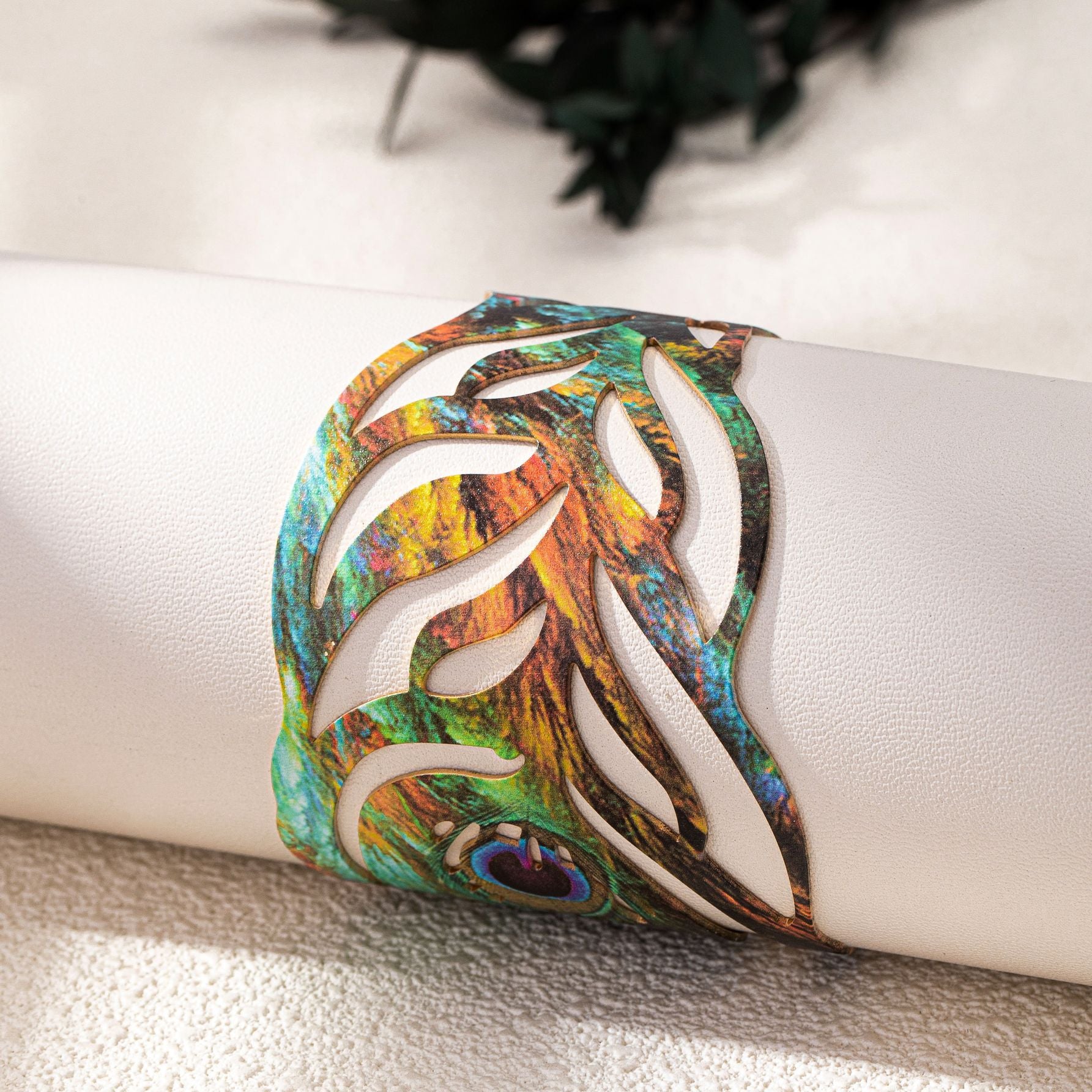 Wholesale Palace Style Peacock Print Alloy Bracelet For Women Party Street Fashion Jewelry Accessory