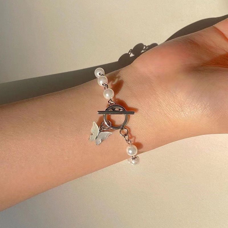 Wholesale Gold Butterfly Pearl Bracelet Women' s Boutique Resale Accessory