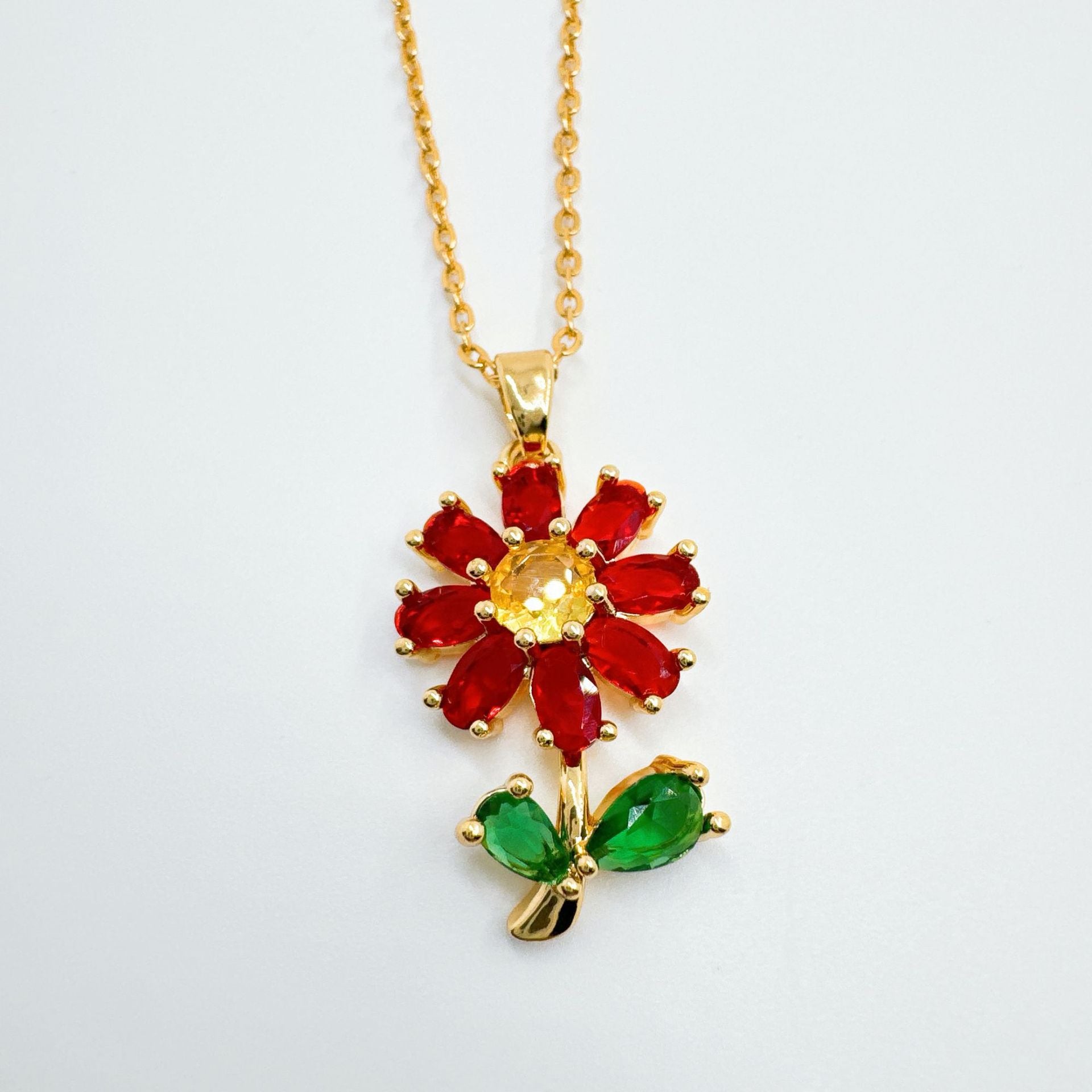 Wholesale Gold Plated Copper Zircon Necklace Sweet Cool Flower Pendant Boutique Resale