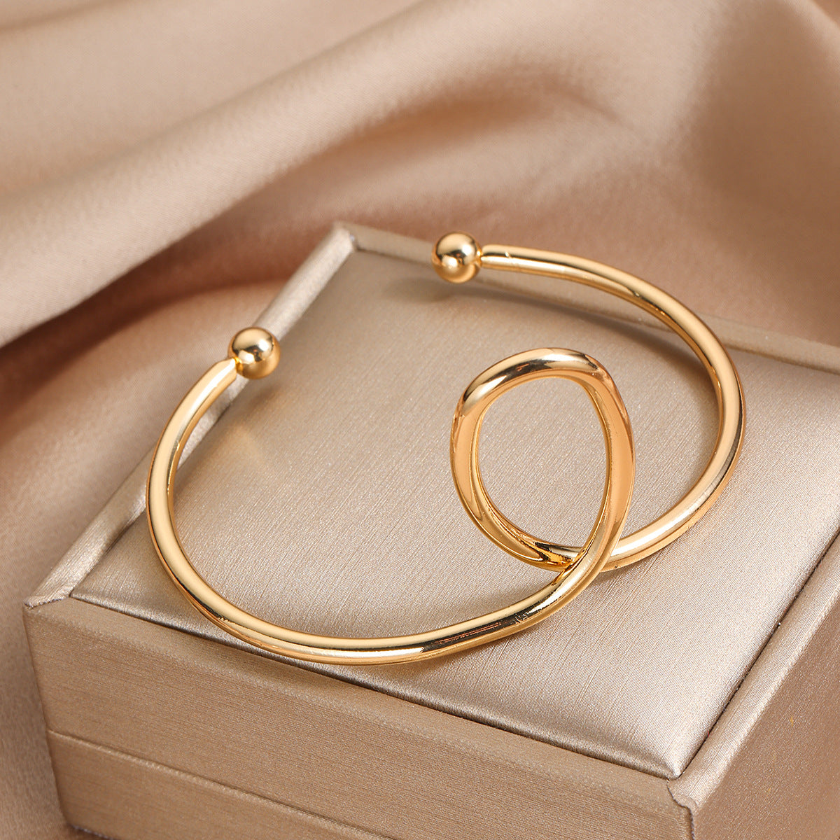 Wholesale  Bracelet suit  Personalized  Style Light Luxury  Bracelet