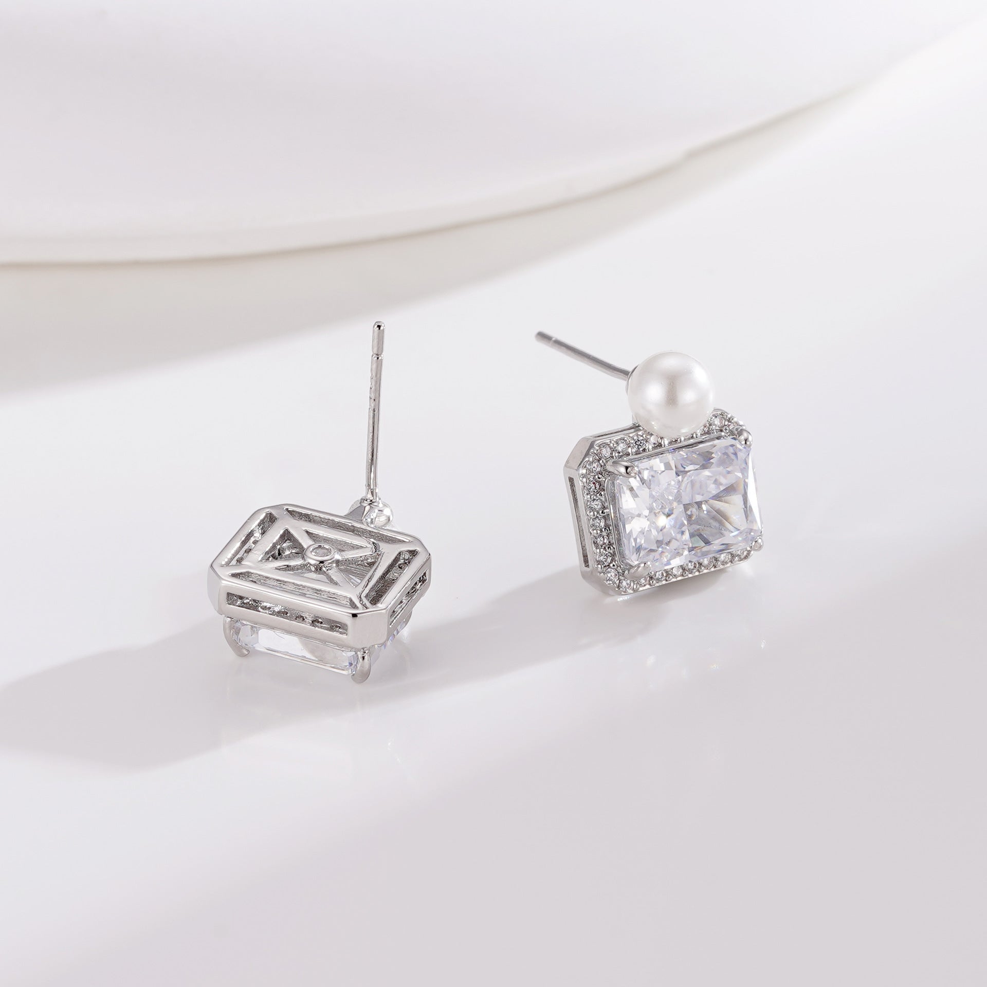 Wholesale  perfume bottle snowflake cut zircon necklace earrings