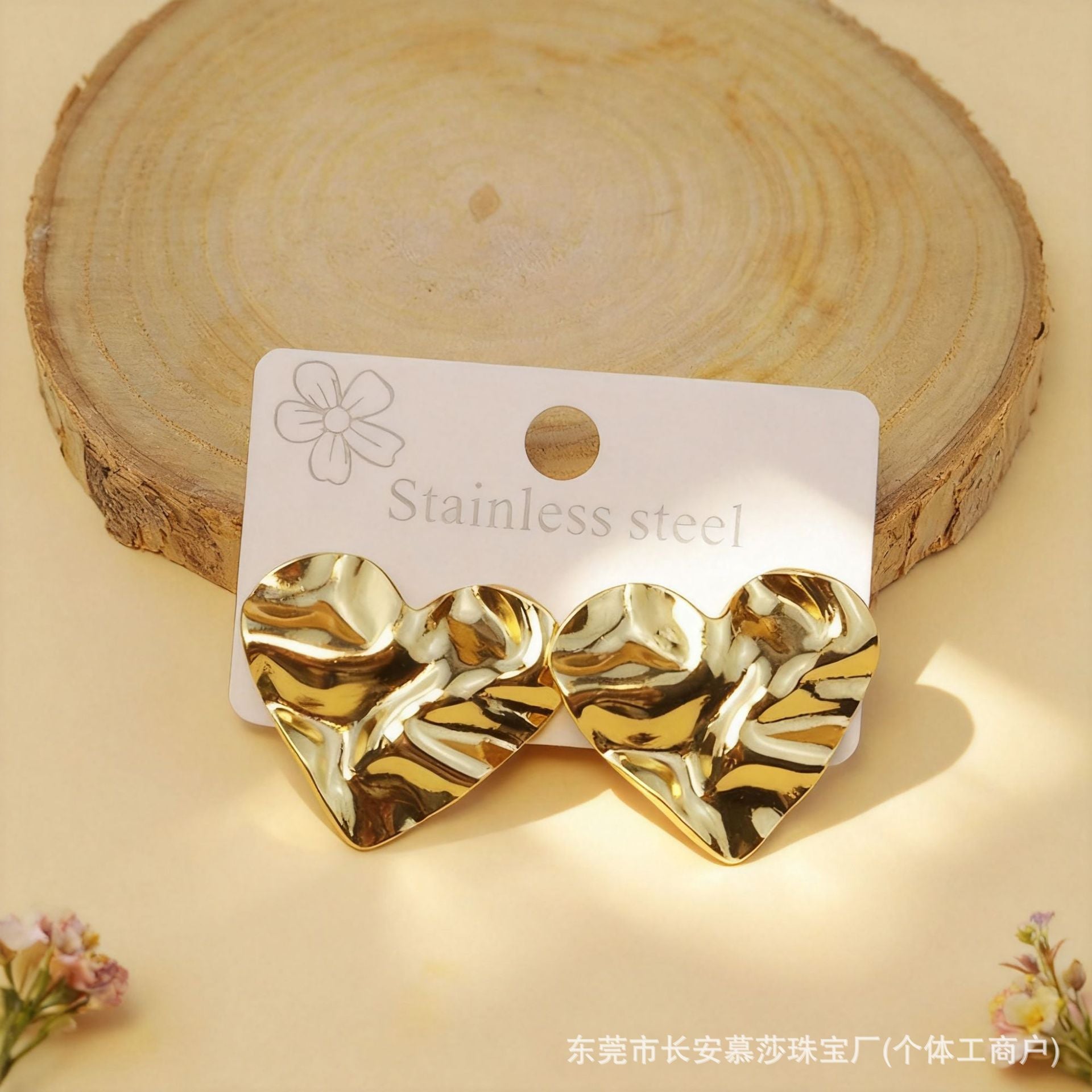 Wholesale Modern Heart Shape Stainless Steel Earrings Trendy Golden Electroplated Earrings for Women Party Wear Jewelry Accessory