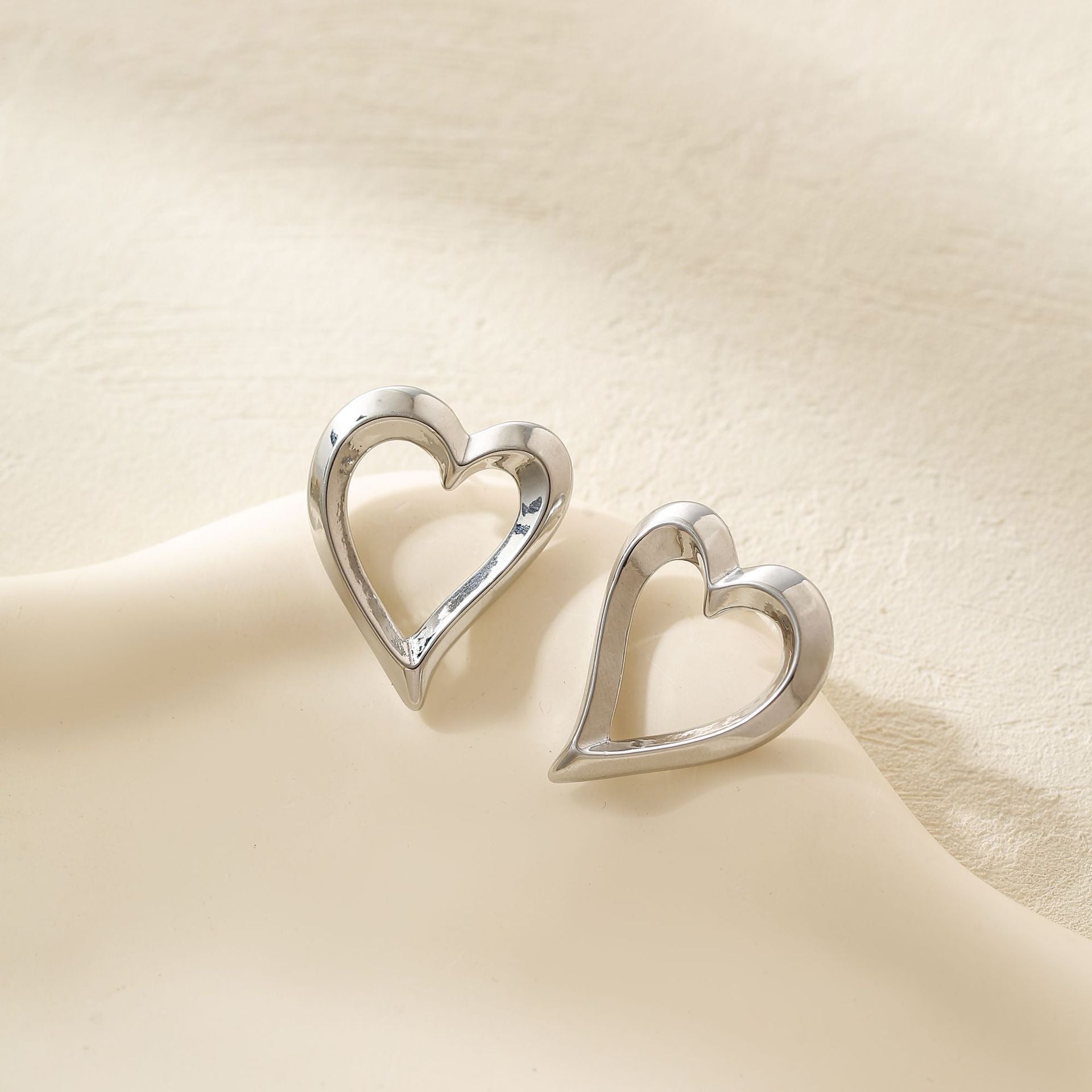 Wholesale copper plated gold inlaid zircon love earrings