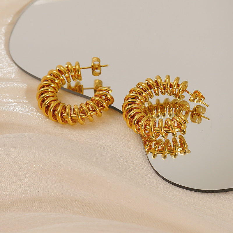 Wholesale Vintage C-shaped 18K gold plated hollow stainless steel earrings