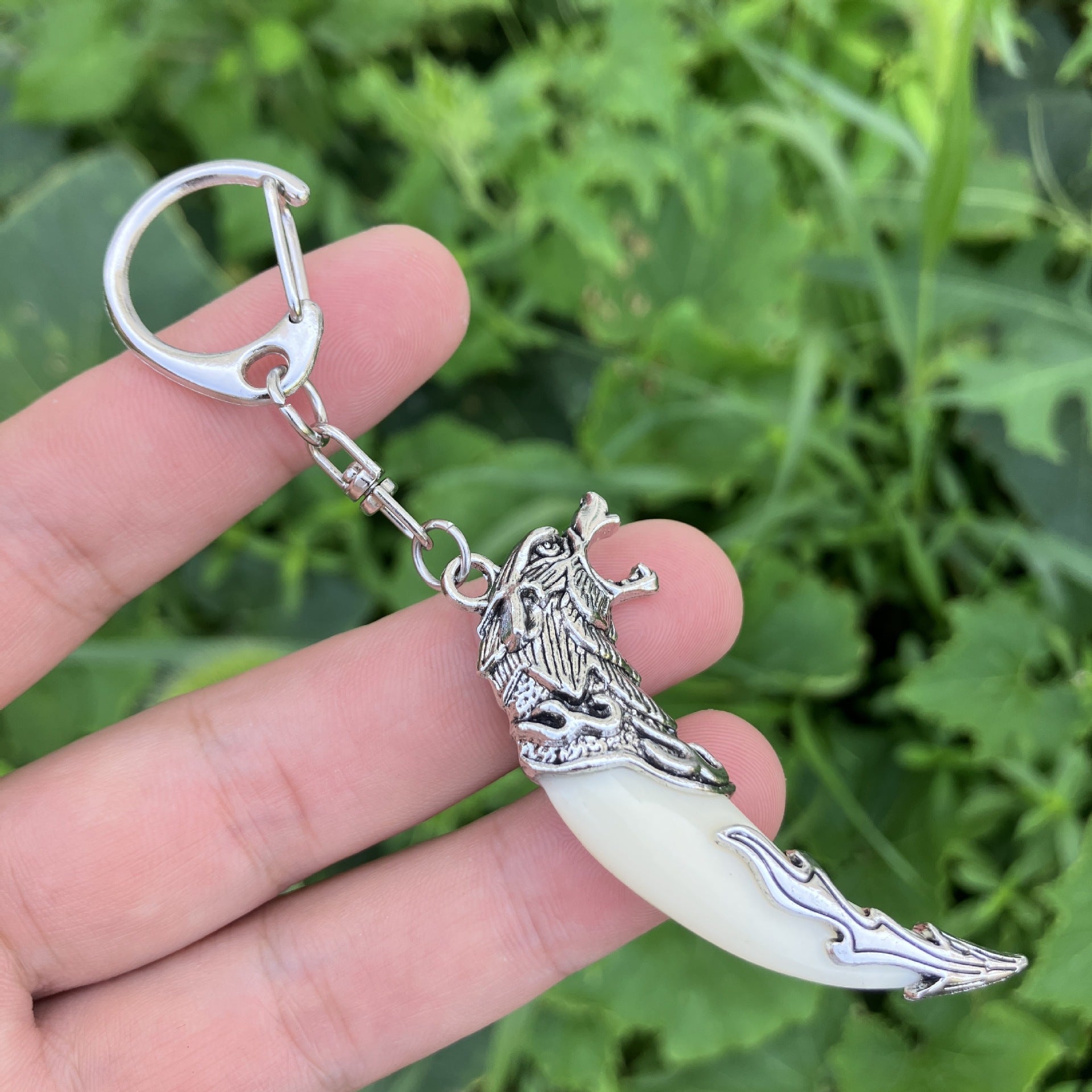 Wholesale Wolf Tooth Keychain For Men Retro Style Pendant Car Key Accessory Trendy Fashion Gift