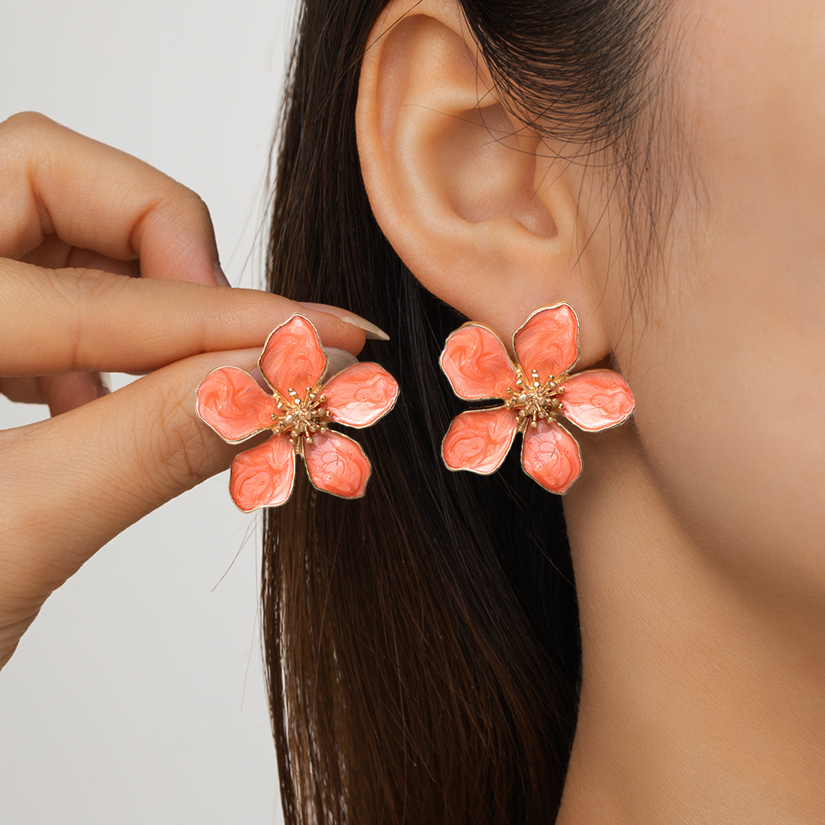 Wholesale Alloy Oil-Dropping Three-Dimensional Flower Earrings