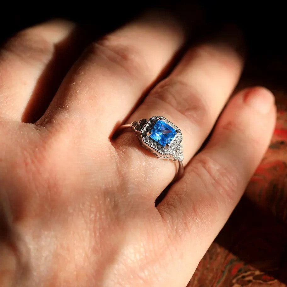 Wholesale Copper Electroplated Retro Geometric Ring Blue Diamond Color Women S Fashion Jewelry For Everyday Wear