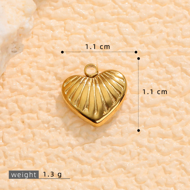 Wholesale heart-shaped pendant