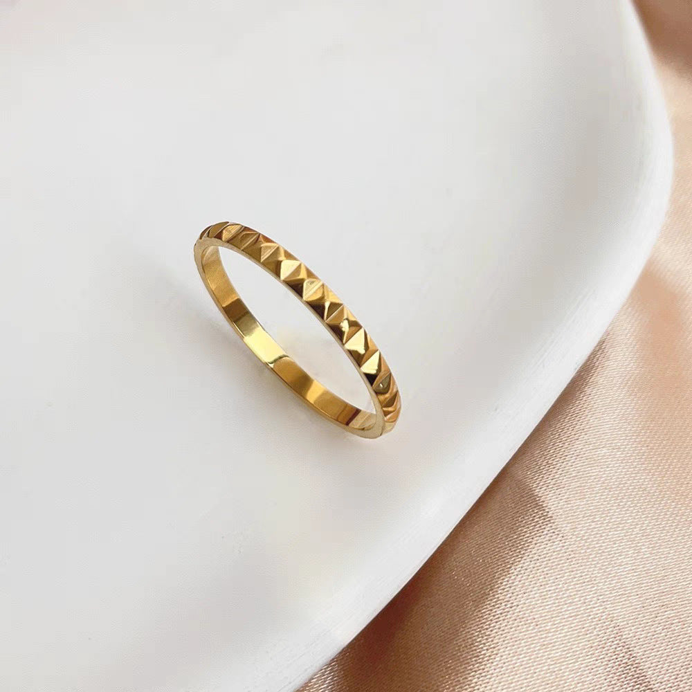 Wholesale Simple Cold Style Rivet Neutral Ring Striped Titanium Steel Ring