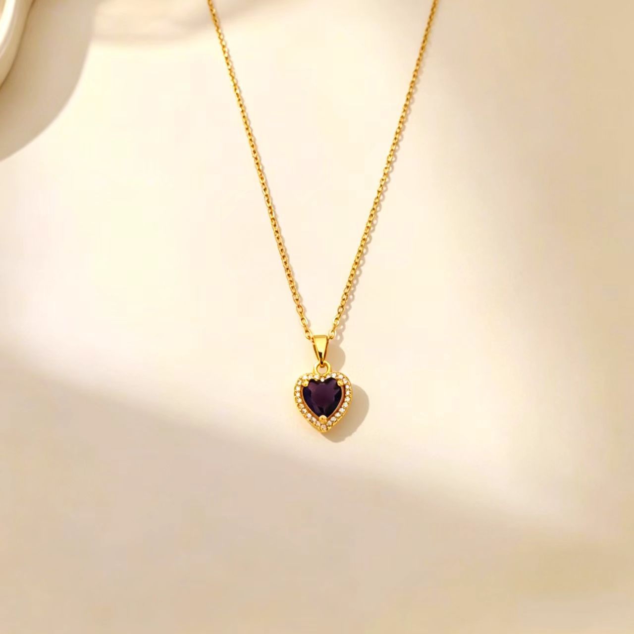 Wholesale Gold Plated Titanium Steel Love Necklace with Zircon Pendant Fashion Accessory
