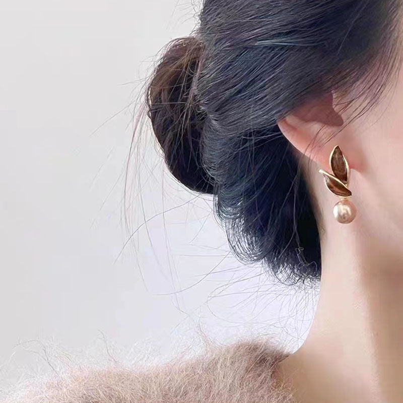 Wholesale  light luxury fashion earrings drop glaze leaf pearl earrings