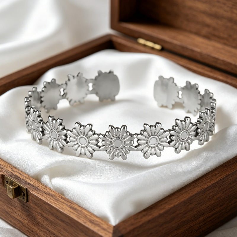 Wholesale Gold-Plated Copper Flower Bracelet &  Ring Set - Fashion Jewelry Accessory for Resale
