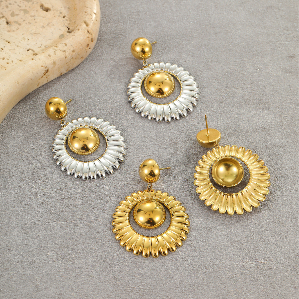 Wholesale Retro style stainless steel earrings with 18k gold and silver color matching earrings