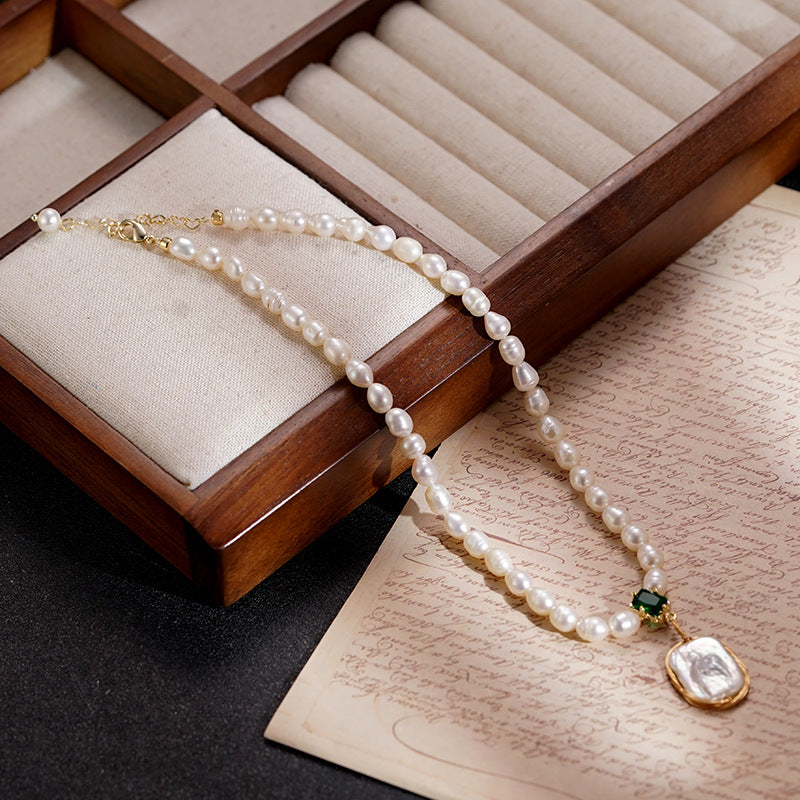 Wholesale  Pearl Irregular Shaped Retro Necklace Elegant Light Luxury All-match Clavicle Chain