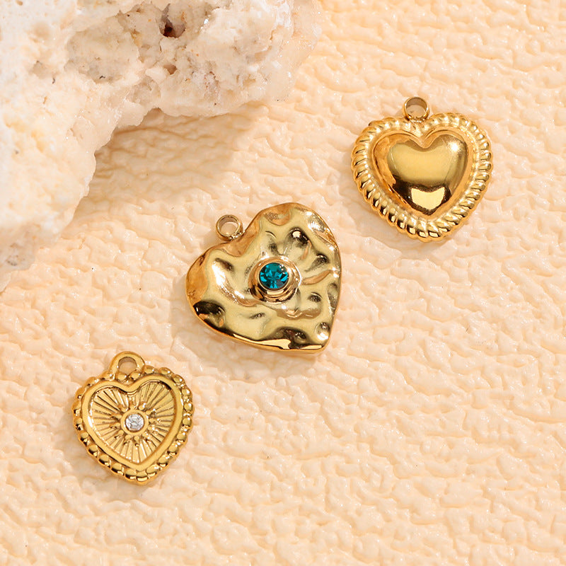 Wholesale heart-shaped pendant