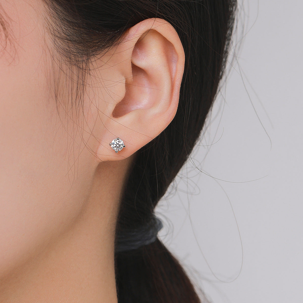 Wholesale S925 sterling silver moissanite light luxury earrings