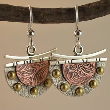 Wholesale  Simple Retro Flower and Leaf Pattern Earrings