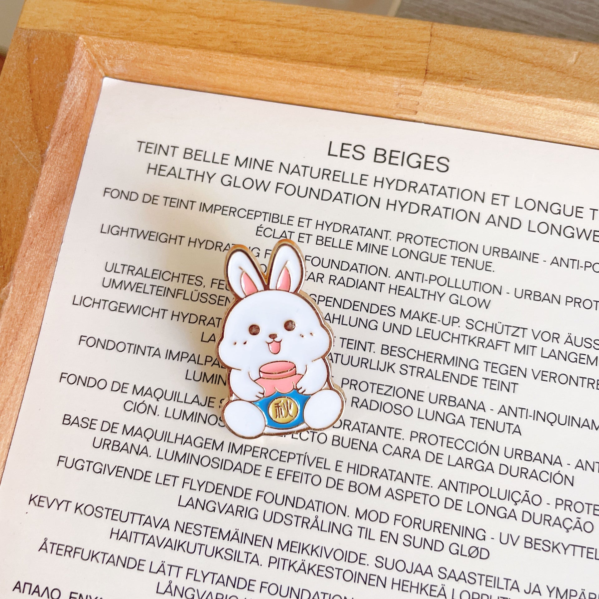 Wholesale  Mid-Autumn Festival commemorative metal   rabbit Brooch