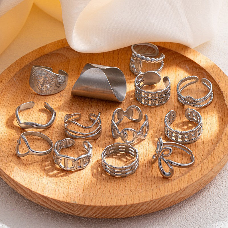 Wholesale Retro Heart Butterfly Hollow Titanium Steel Ring,  Fashion Accessory for Boutique Resale