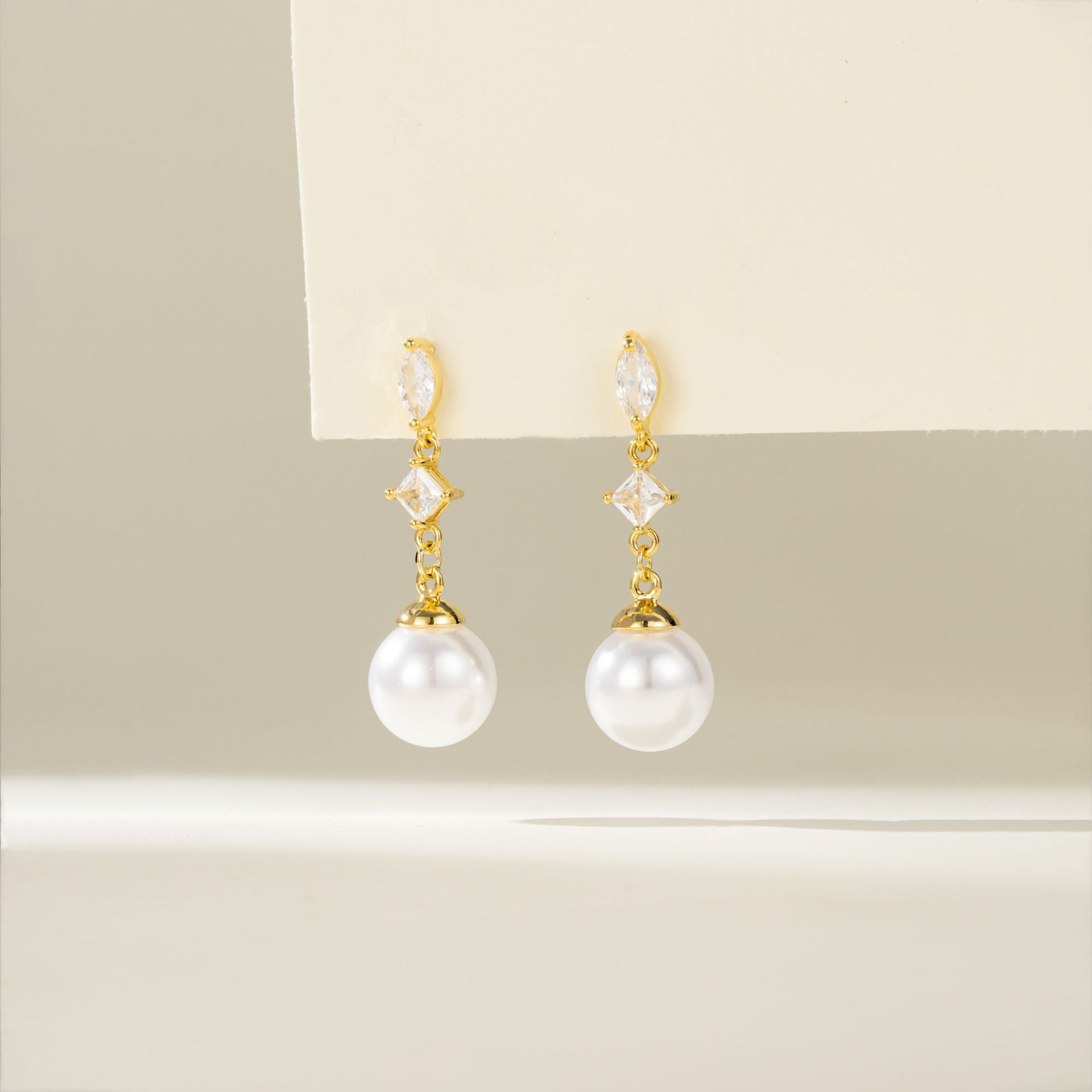 Wholesale Silver needle inlaid zircon pearl earrings
