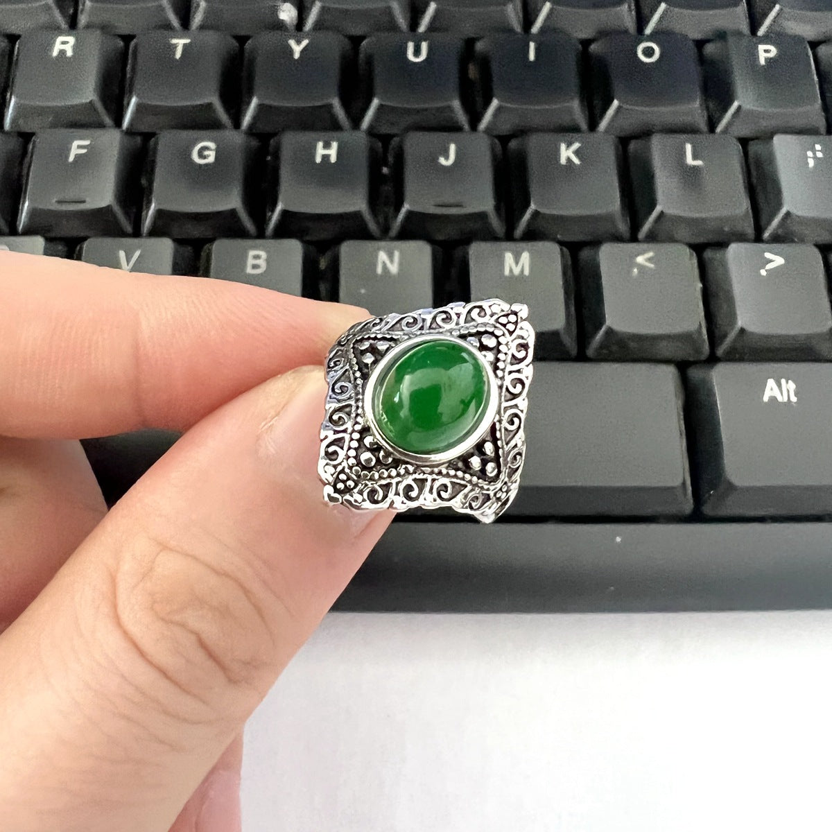 Wholesale Vintage Grape Stone Ring - Fashion Jewelry Accessory for Boutique Resale and Gifts