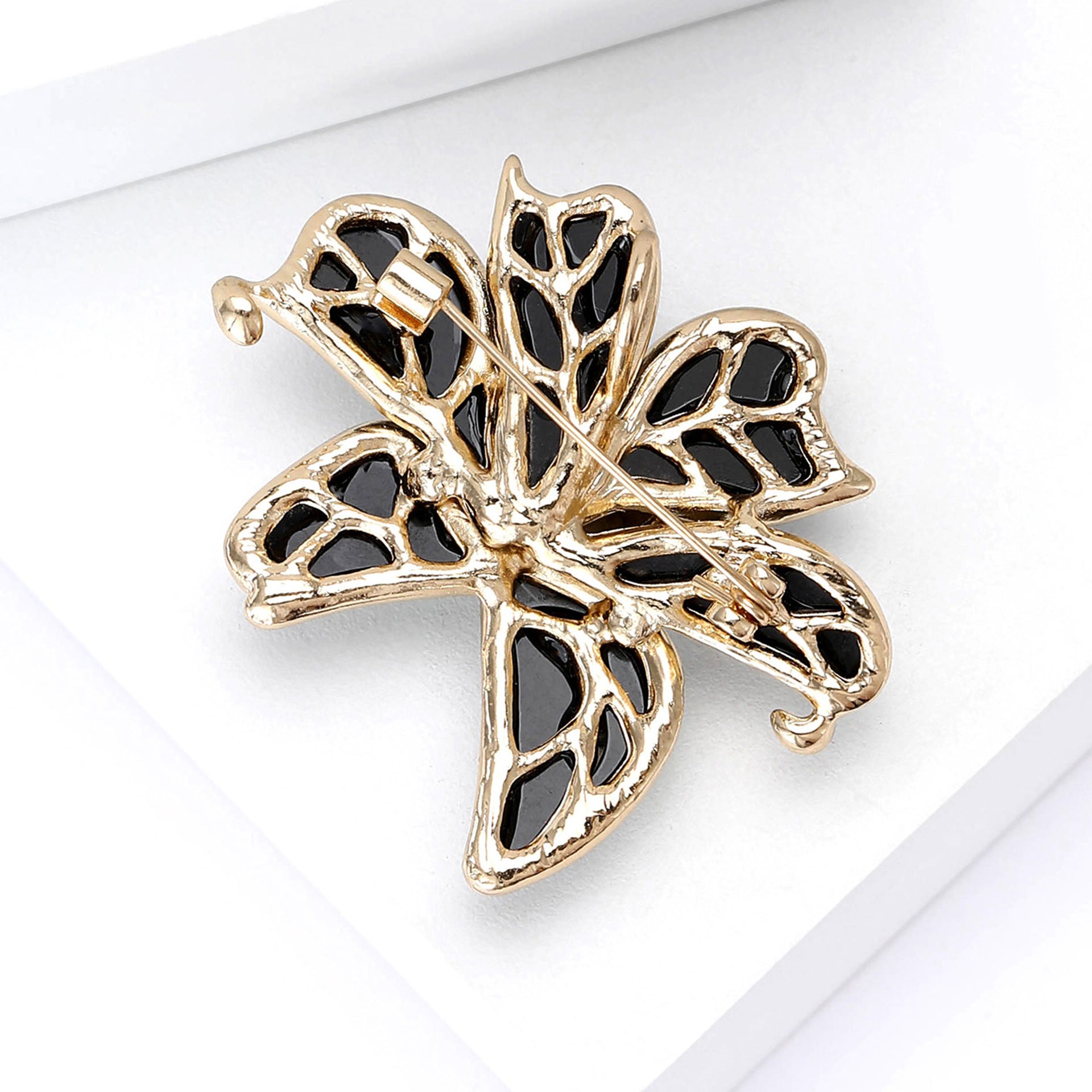 Wholesale Modern Lily Flower Abalone Shell Brooch Chic Women S Fashion Accessory Everyday Gift Boutique Resale