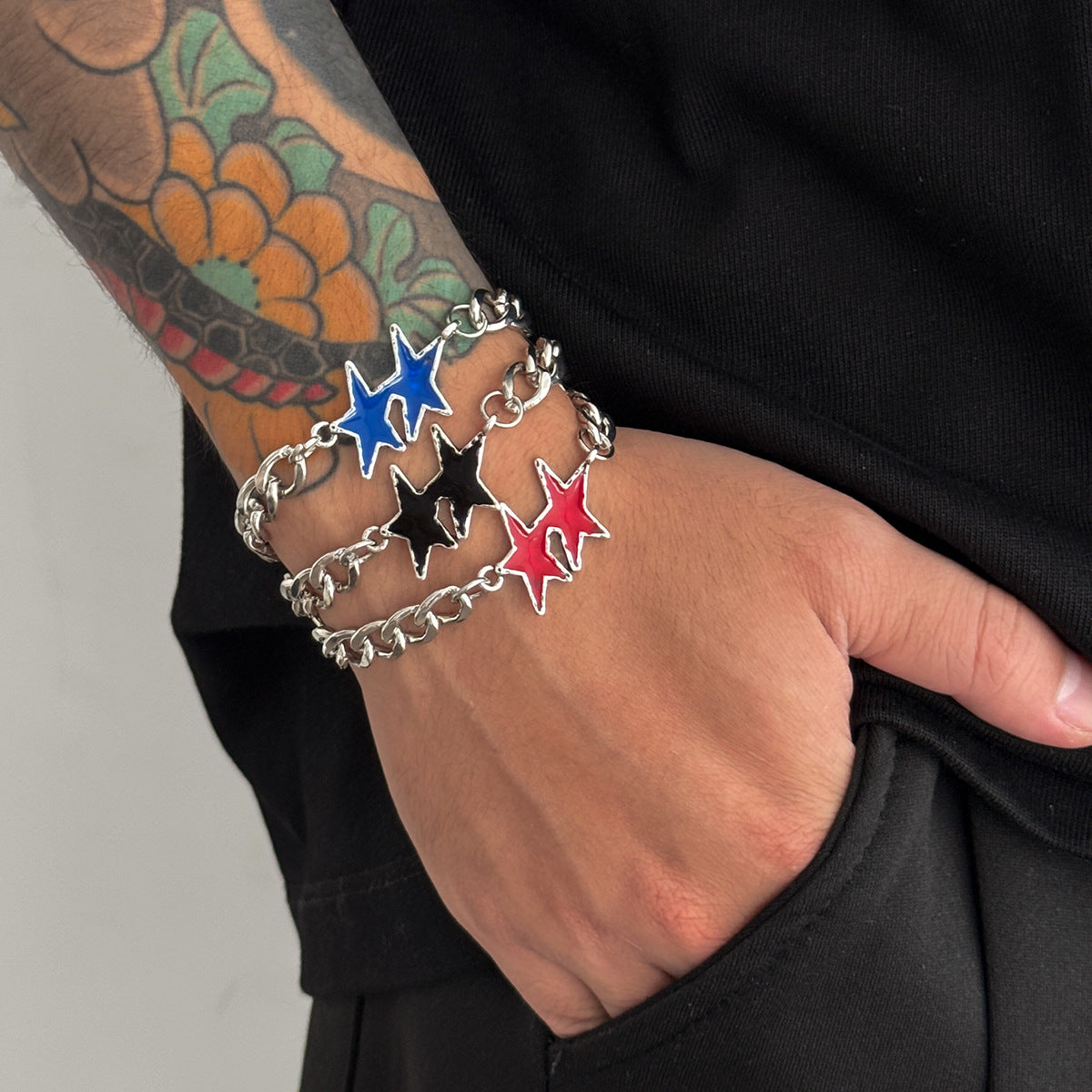 Wholesale Alloy Electroplated Cuban Chain Bracelet with Colorful Star Charm - Fashion Accessory for Men