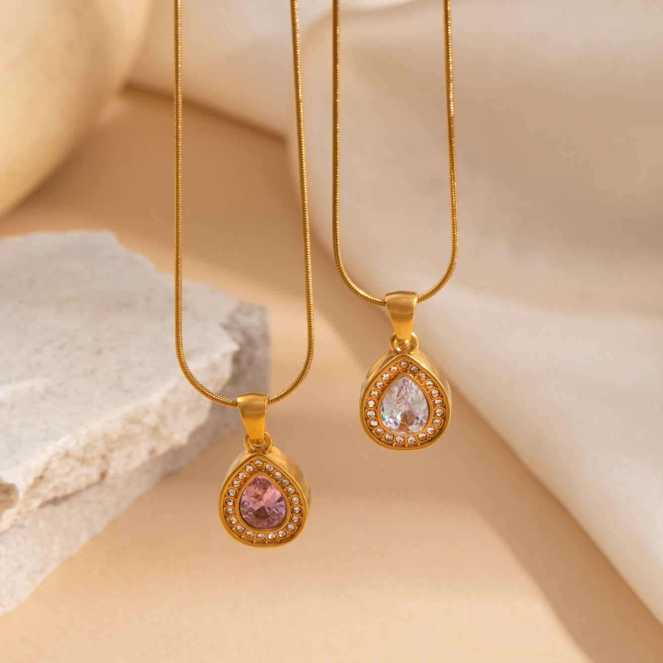 Wholesale Titanium Steel Teardrop Zircon Pendant Necklace for Women Stylish Vacation Jewelry Accessory