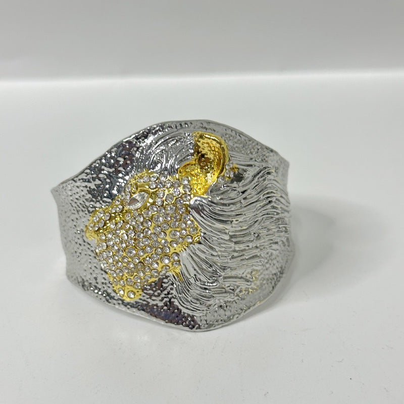 Wholesale  Retro Niche Design Embossed Flash Diamond Lion Head  Wide Bracelet