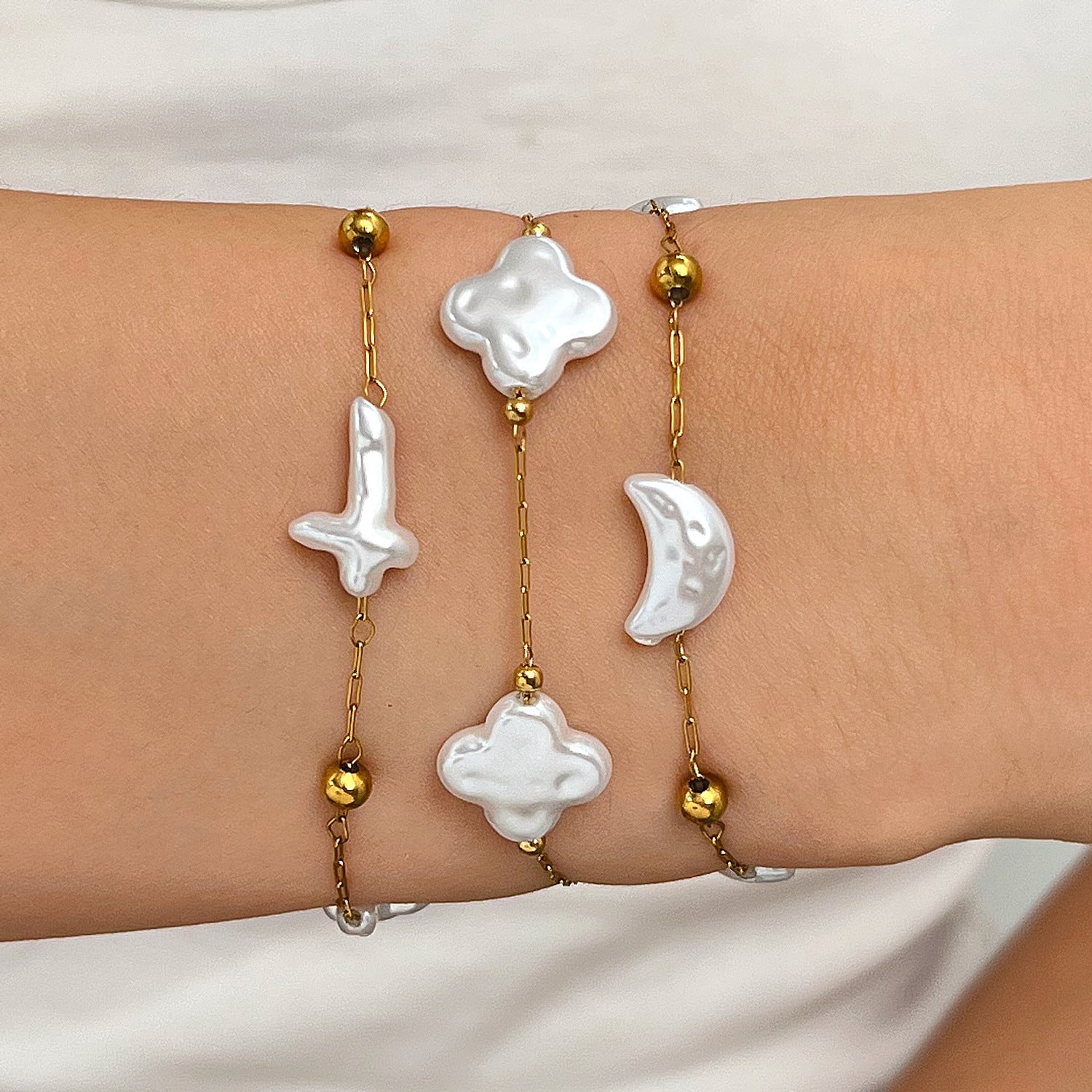 Wholesale Stylish Stainless Steel Imitation Pearl Bracelet With Flower Moon Cross Design Women S Jewelry Accessory