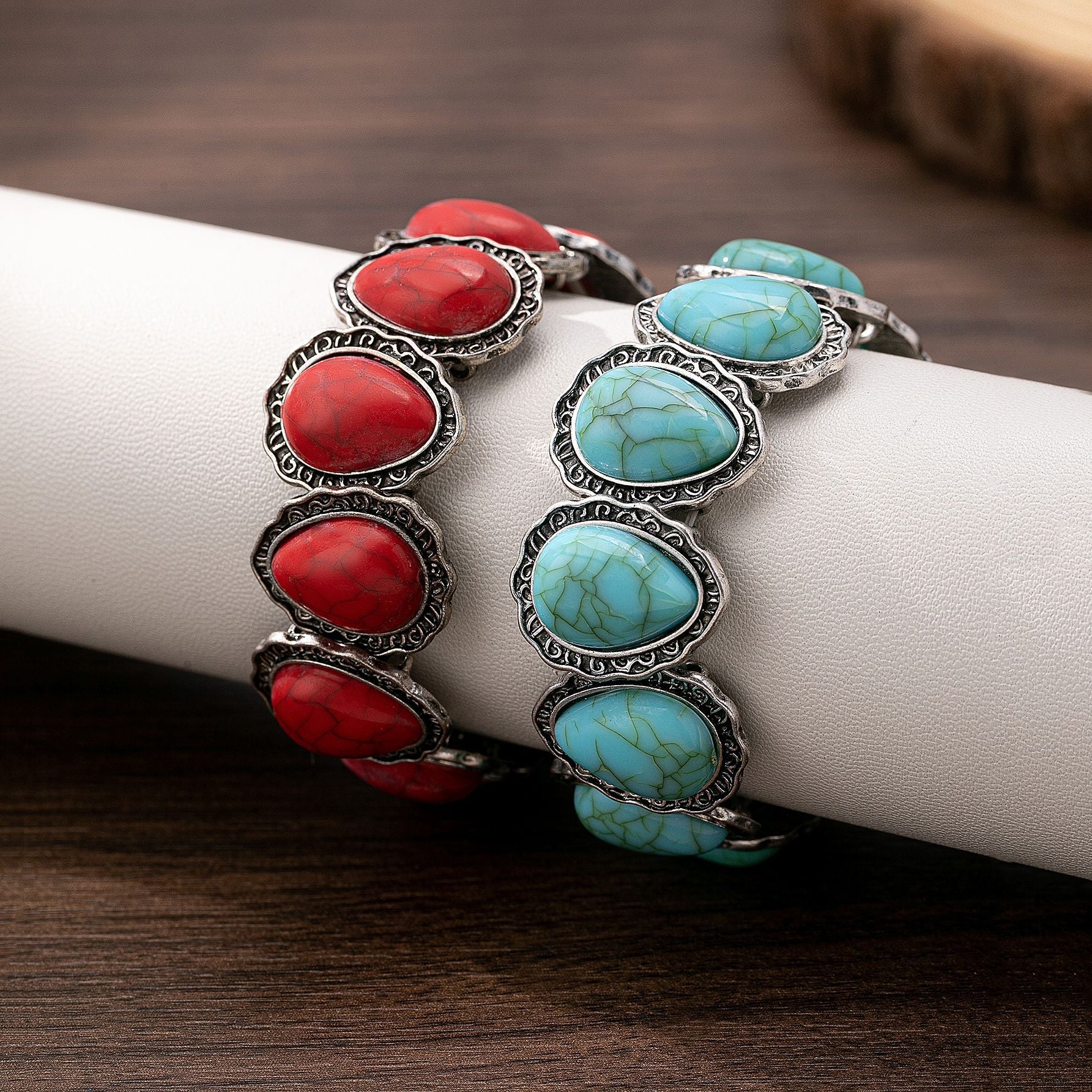 Wholesale Retro Love Pattern Turquoise Elastic Bracelet Zinc Alloy Electroplated Jewelry Accessory for Party Gift Boutique Resale