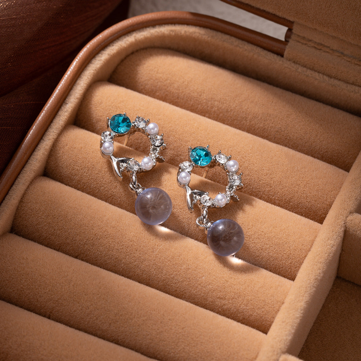 Wholesale Blue crystal earrings