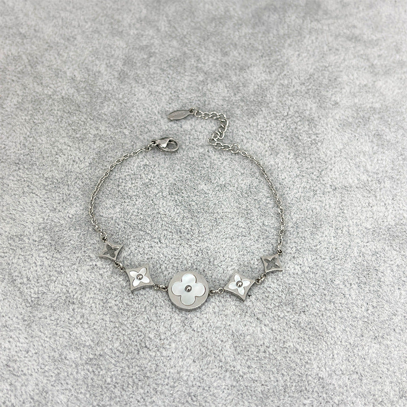 Wholesale Brushed Diamond Leaf Four Leaf Clover Bracelet ACCVIP-BT-Xiangou001