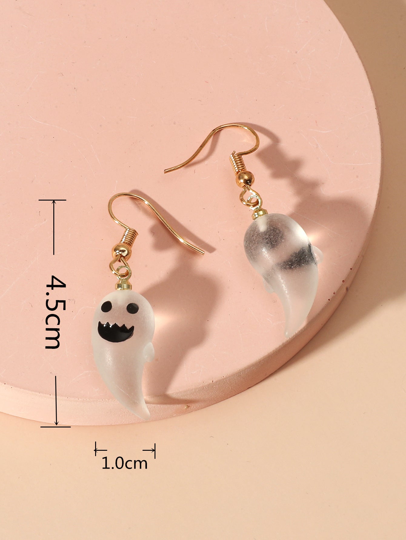 Wholesale  Halloween earrings personality cute resin ghost pendant earrings