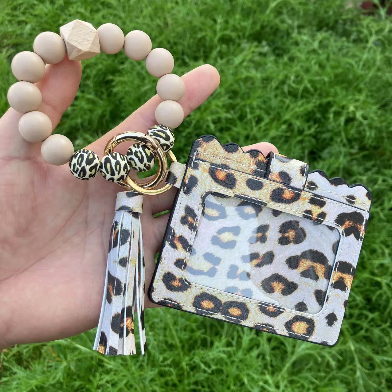 Wholesale Silicone Bead Wristlet Keychain With PU Card Holder And Tassel Yellow Leopard Print Bow Design Women S Everyday Fashion Accessory