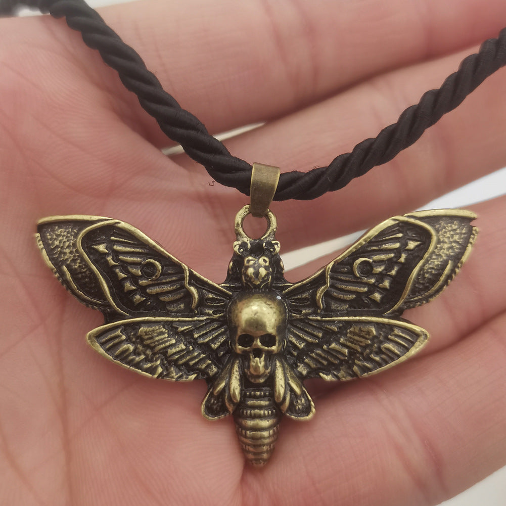 Wholesale Vintage Moth Metal Necklaces ACC-NE-Hongg005