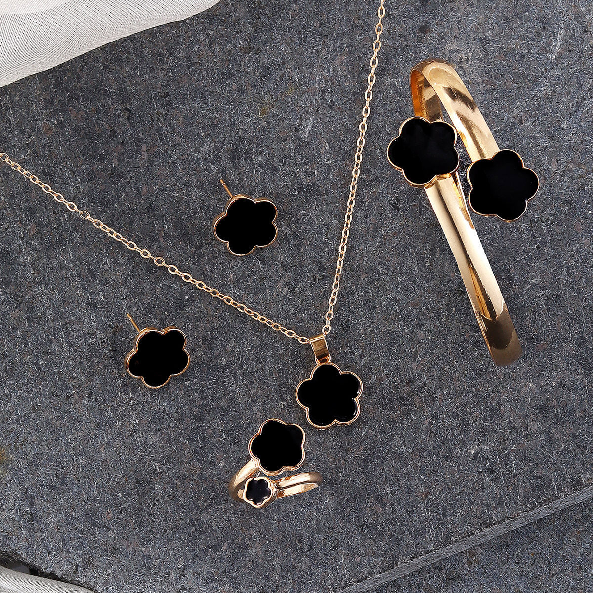 Wholesale Lucky Clover Pendant Multicolor Necklace Four-piece Set ACC-NE-ErJJ004