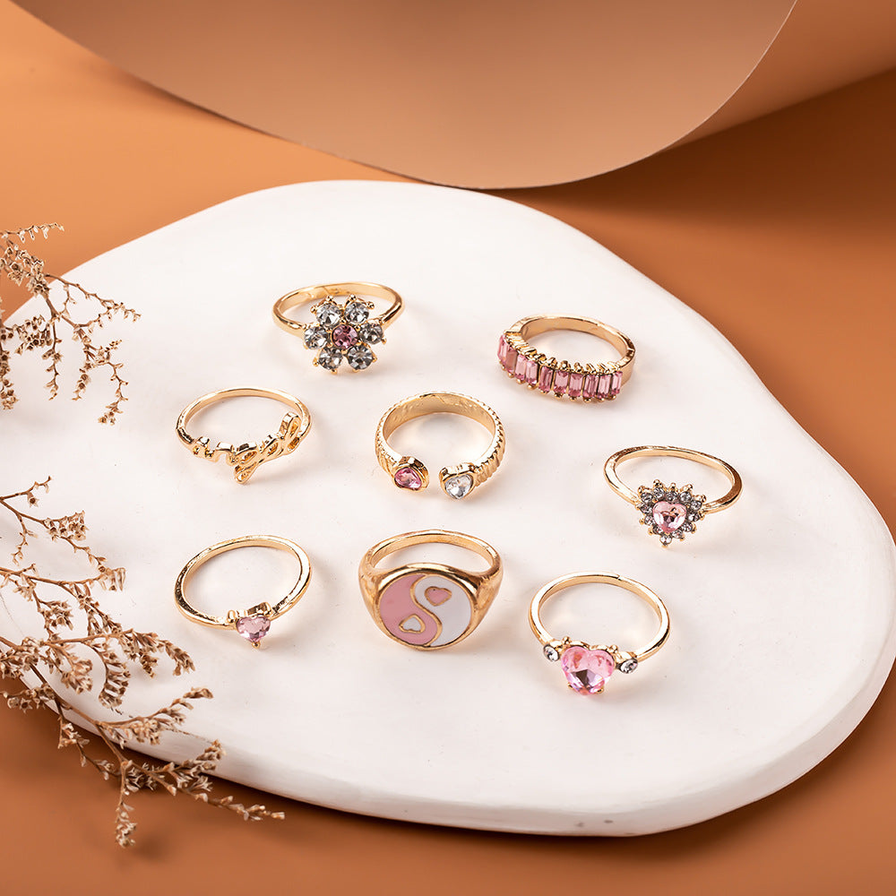Wholesale Trendy Totem Design Ring with Love Heart Stones,  Zinc Alloy Fashion Accessory for Everyday Wear
