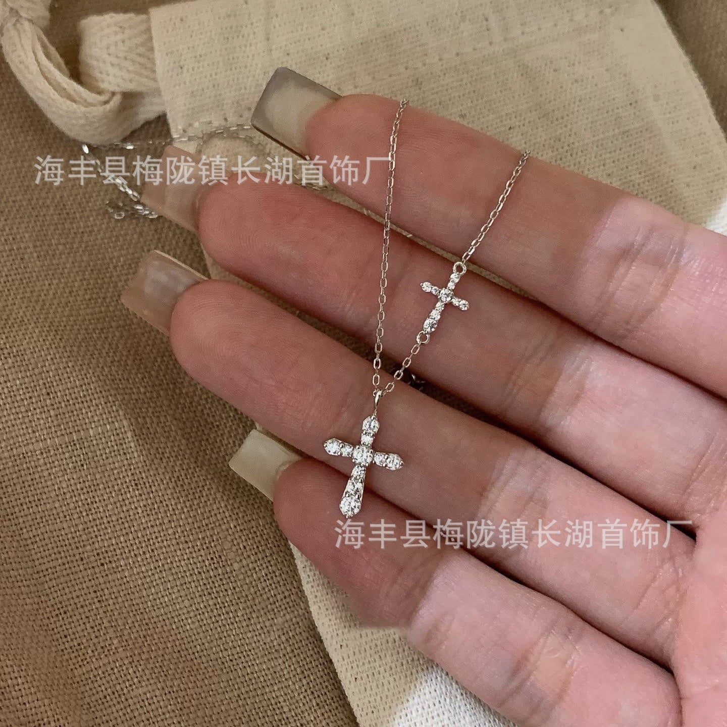 Wholesale Copper Electroplated Double Cross Pendant Necklace,  Fashion Accessory for Women Boutique Resale