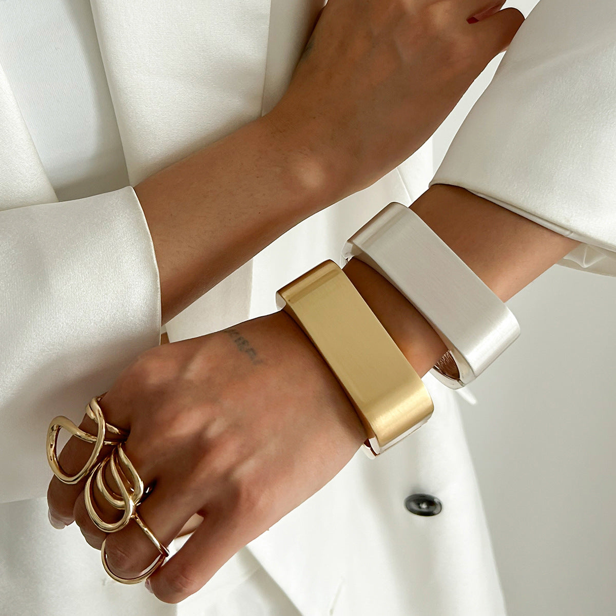 Wholesale Metal glossy wide bracelet