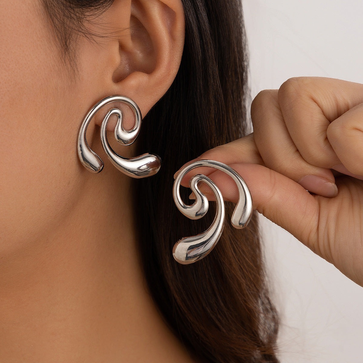 Wholesale Glossy Comma Drop Alloy Earrings