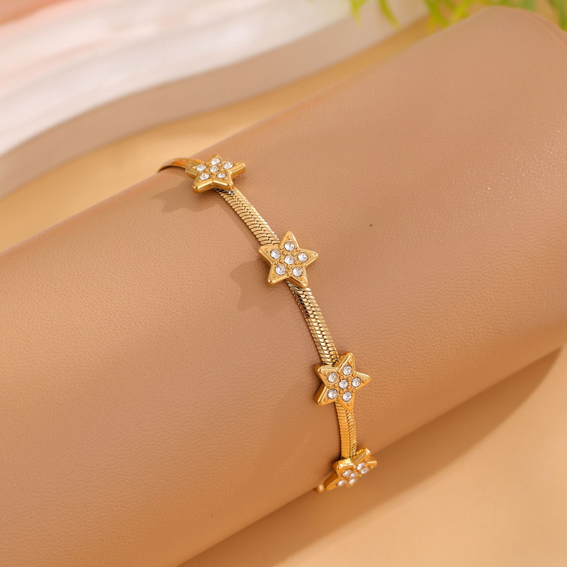 Wholesale Stainless Steel Five-pointed Star Diamond Bracelet