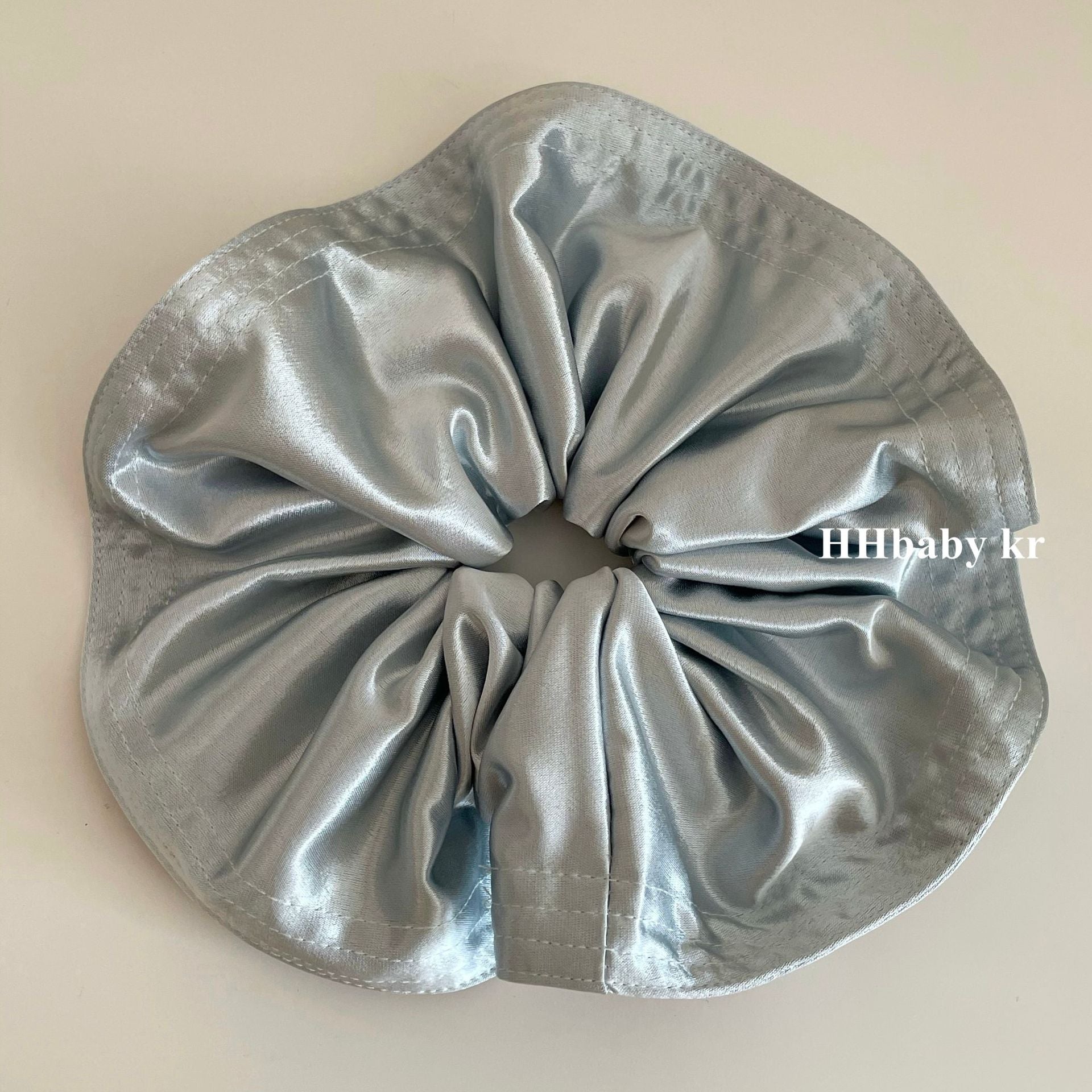 Wholesale Pearlescent satin luxury hair scrunchies