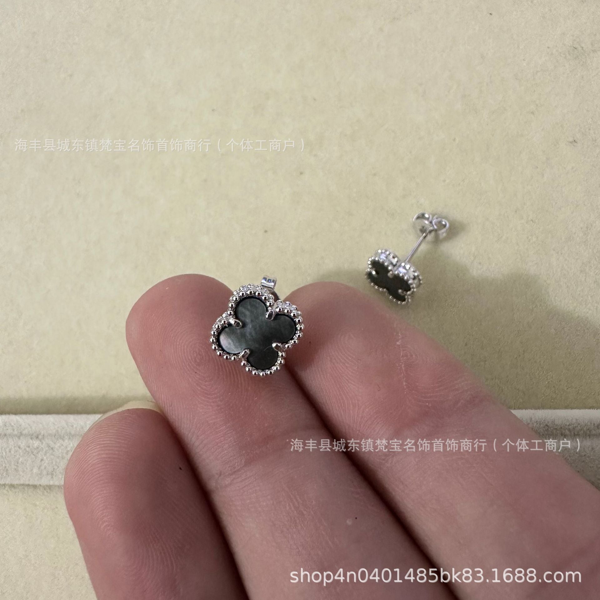 dxx-img:bf7cc866efb1d602c7e867cb80bda0f6,ACC-ES-6129065336646-M1