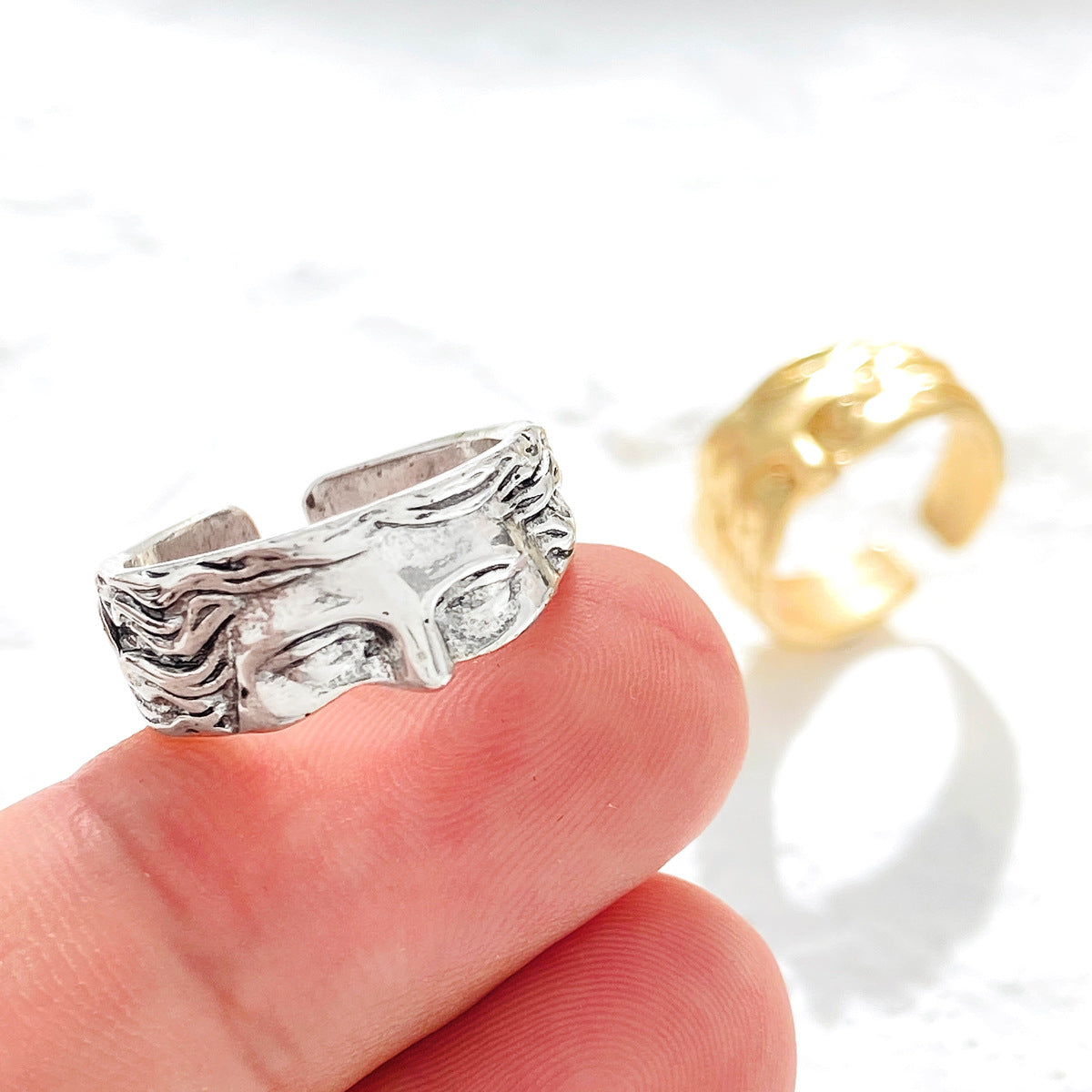Wholesale exaggerated sculpture index finger ring