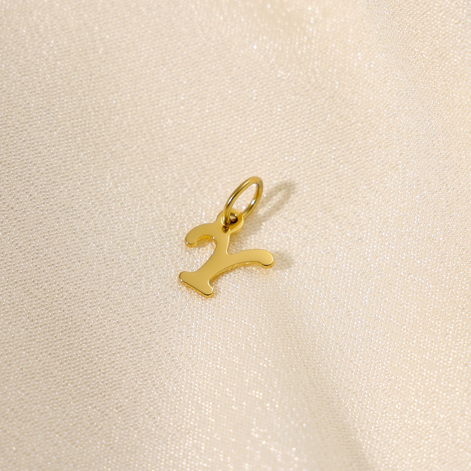 Wholesale 26 English letters stainless steel letter pendant